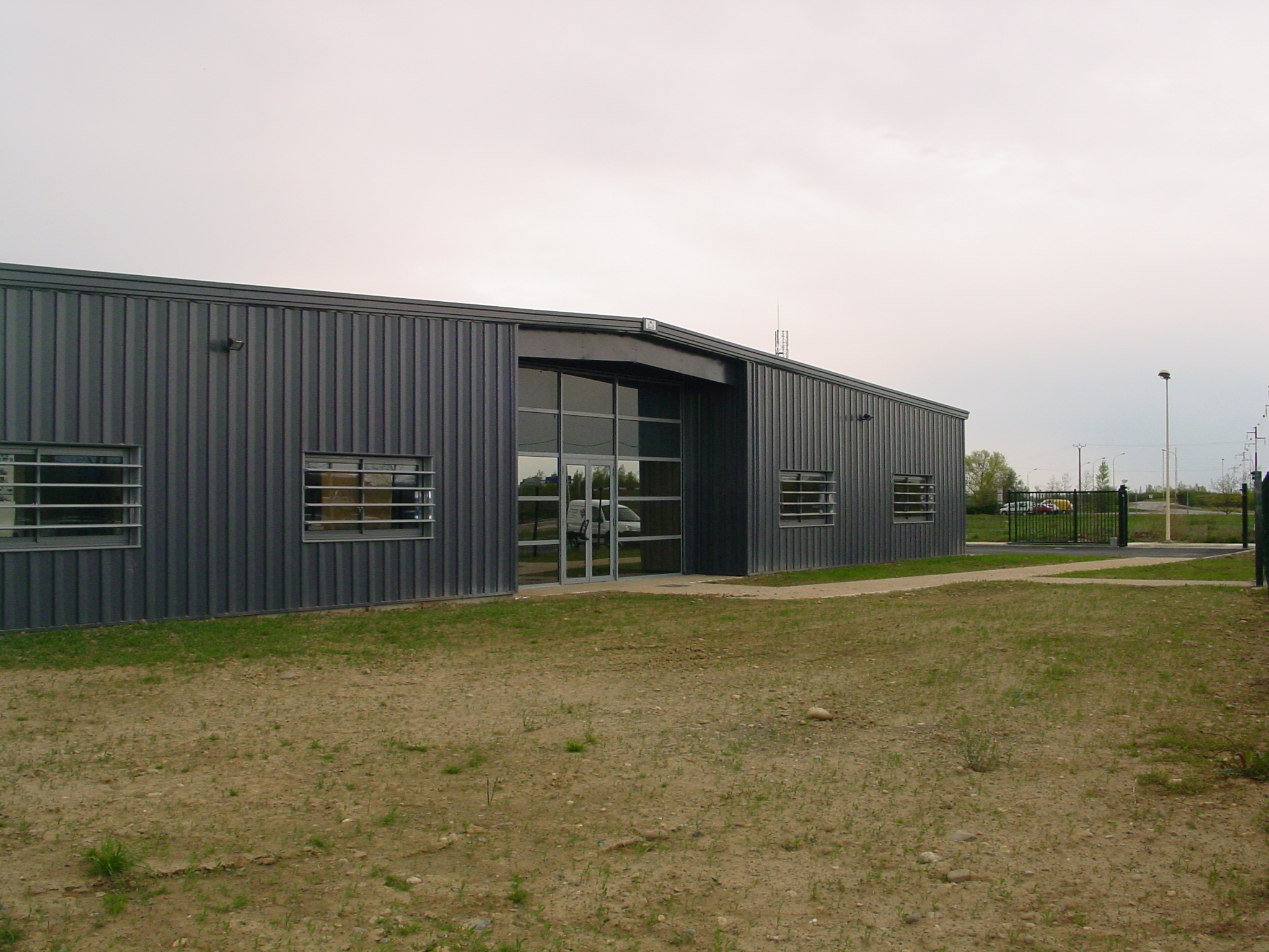 Labo soumis a normes - Steel Electronique - ajconstruction